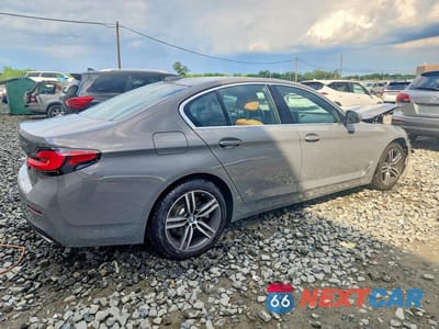 Trzecie zdjęcie samochodu z tyłu: 2022 BMW 530 XI VIN:WBA13BJ07NWX81767 - miniatura