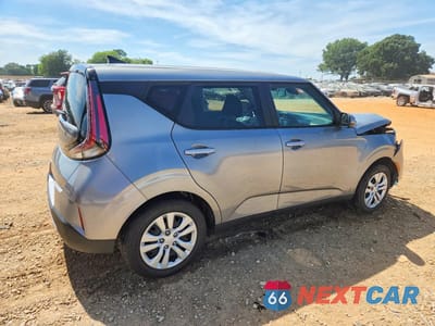 Trzecie zdjęcie samochodu z tyłu: 2023 KIA SOUL LX VIN:KNDJ23AU2P7857584 - miniatura