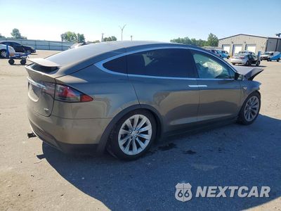 Trzecie zdjęcie samochodu z tyłu: 2016 TESLA MODEL X VIN:5YJXCBE20GF005867 - miniatura