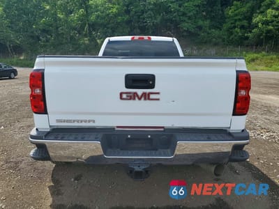 Zdjęcie 6 z 12 samochodu: 2018 GMC SIERRA K3500 VIN:1GT42VCY2JF113134 - miniatura