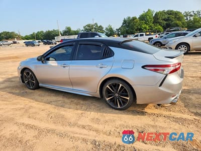 Drugie zdjęcie samochodu z przodu: 2018 TOYOTA CAMRY XSE VIN:4T1B61HK9JU009322 - miniatura