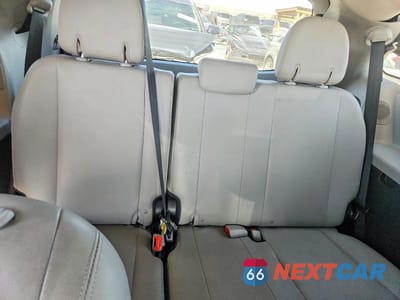 Zdjęcie 10 z 13 samochodu: 2015 TOYOTA SIENNA LIMITED PREMIUM 7-PASSENGER VIN:5TDYK3DC7FS541796 - miniatura