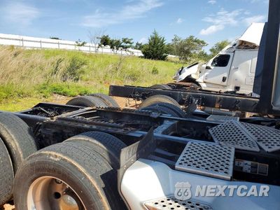 Zdjęcie 6 z 10 samochodu: 2022 KENWORTH T680 TRUCK CAB AND CHASSIS VIN:1XKYD49X2NJ124999 - miniatura
