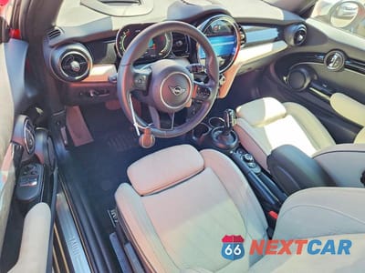 Zdjęcie 8 z 12 samochodu: 2024 MINI COOPER VIN:WMW33DH02R2U92058 - miniatura