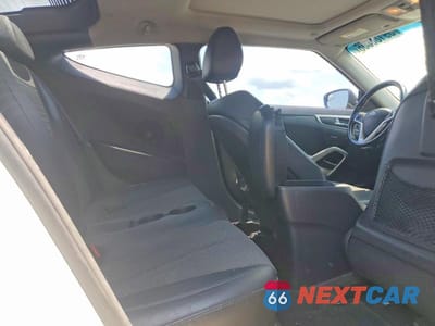 Zdjęcie 10 z 12 samochodu: 2015 HYUNDAI VELOSTER BASE VIN:KMHTC6AD7FU225134 - miniatura