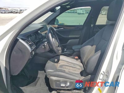 Zdjęcie 7 z 13 samochodu: 2019 BMW X3 SDRIVE30I VIN:5UXTR7C55KLF26467 - miniatura