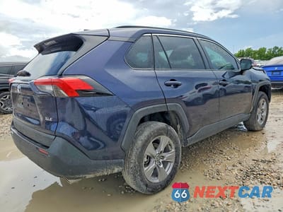 Trzecie zdjęcie samochodu z tyłu: 2024 TOYOTA RAV4 XLE VIN:2T3W1RFV2RW358563 - miniatura