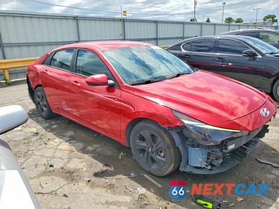 Czwarte zdjęcie samochodu z boku: 2021 HYUNDAI ELANTRA SEL VIN:5NPLM4AG0MH018835 - miniatura