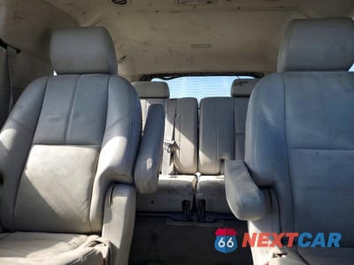 Zdjęcie 10 z 13 samochodu: 2012 CHEVROLET SUBURBAN K1500 LT VIN:1GNSKJE76CR264250 - miniatura