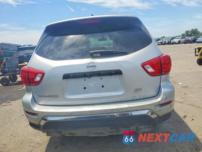 Zdjęcie 6 z 14 samochodu: 2017 NISSAN PATHFINDER SV VIN:5N1DR2MN8HC664528 - miniatura