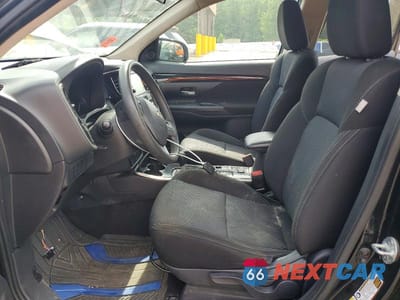 Zdjęcie 7 z 13 samochodu: 2019 MITSUBISHI OUTLANDER SE VIN:JA4AZ3A3XKZ021032 - miniatura