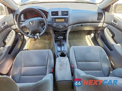 Zdjęcie 8 z 12 samochodu: 2005 HONDA ACCORD LX VIN:3HGCM56445G700262 - miniatura