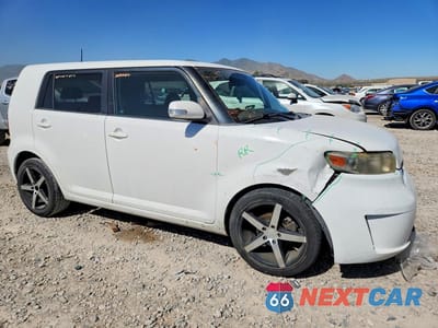 Czwarte zdjęcie samochodu z boku: 2008 TOYOTA SCION XB VIN:JTLKE50E981003976 - miniatura