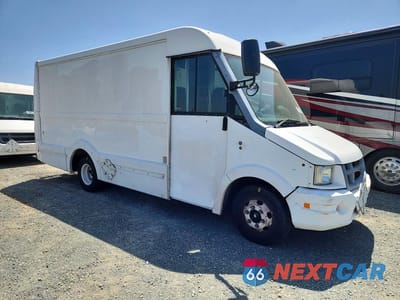 Czwarte zdjęcie samochodu z boku: 2014 ISUZU NPR VIN:JALB4T174E7W00284 - miniatura