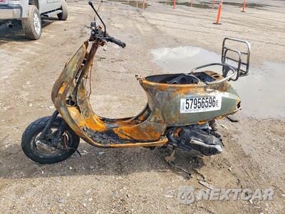 Trzecie zdjęcie samochodu z tyłu: 2007 VESPA LX 150 VIN:ZAPM448F175008979 - miniatura