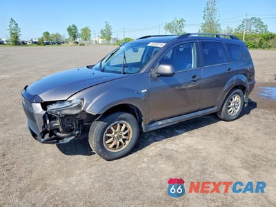 2013 MITSUBISHI OUTLANDER ES JA4AT2AW5DU601441 - główne zdjęcie licytacji z USA - miniatura