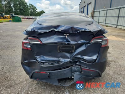 Zdjęcie 6 z 12 samochodu: 2024 TESLA MODEL Y VIN:7SAYGDED6RA304109 - miniatura