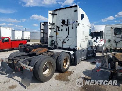 Czwarte zdjęcie samochodu z boku: 2020 FREIGHTLINER CASCADIA 126 SEMI TRUCK VIN:3AKJHHDR6LSLH2491 - miniatura