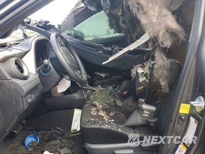 Zdjęcie 7 z 12 samochodu: 2017 TOYOTA RAV4 LE VIN:JTMZFREV8HJ115269 - miniatura