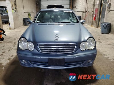 Piąte zdjęcie samochodu w środku: 2005 MERCEDES-BENZ C240 SPORT VIN:WDBRF61J35A652837 - miniatura