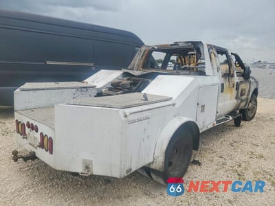 Trzecie zdjęcie samochodu z tyłu: 2000 FORD F550 VIN:1FDAW56F3YEB47516 - miniatura