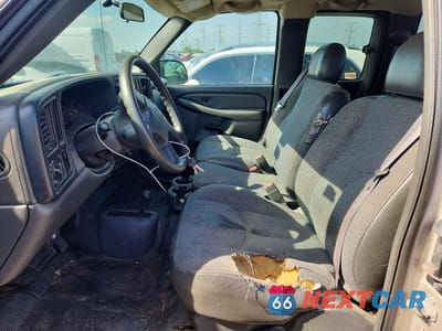 Zdjęcie 7 z 12 samochodu: 2005 CHEVROLET SILVERADO K2500 HEAVY DUTY VIN:1GCHK29U65E206397 - miniatura