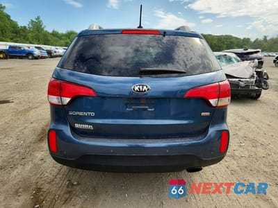 Zdjęcie 6 z 13 samochodu: 2015 KIA SORENTO LX VIN:5XYKT4A6XFG579804 - miniatura