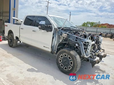 Czwarte zdjęcie samochodu z boku: 2024 FORD F250 SUPER DUTY VIN:1FT8W2BT9REE09425 - miniatura