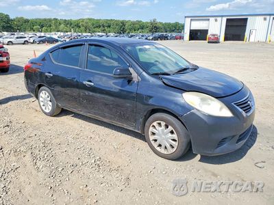 Czwarte zdjęcie samochodu z boku: 2012 NISSAN VERSA 1.6 S VIN:3N1CN7AP6CL804543 - miniatura