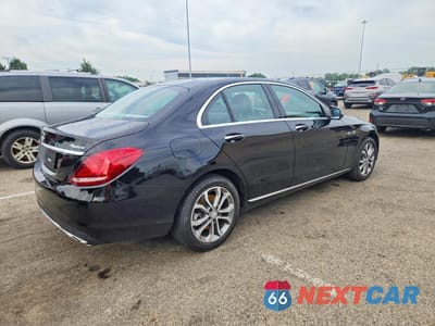 Trzecie zdjęcie samochodu z tyłu: 2015 MERCEDES-BENZ C 300 4MATIC VIN:55SWF4KB0FU077815 - miniatura