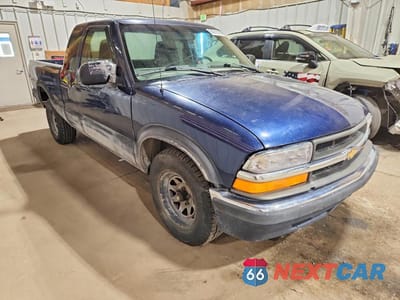 Czwarte zdjęcie samochodu z boku: 2000 CHEVROLET S TRUCK S10 VIN:1GCCS1947Y8149764 - miniatura