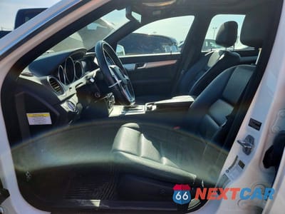Zdjęcie 7 z 12 samochodu: 2013 MERCEDES-BENZ C 300 4MATIC VIN:WDDGF8AB6DG118858 - miniatura