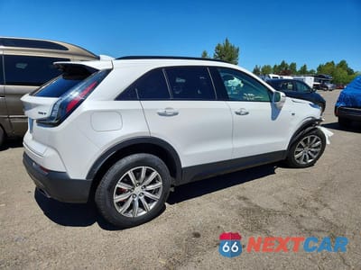 Trzecie zdjęcie samochodu z tyłu: 2021 CADILLAC XT4 SPORT VIN:1GYFZFR44MF001058 - miniatura