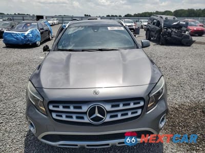 Piąte zdjęcie samochodu w środku: 2018 MERCEDES-BENZ GLA 250 VIN:WDCTG4EB7JJ447361 - miniatura