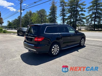 Czwarte zdjęcie samochodu z boku: 2019 MERCEDES-BENZ GLS 450 4MATIC VIN:4JGDF6EE1KB219608 - miniatura