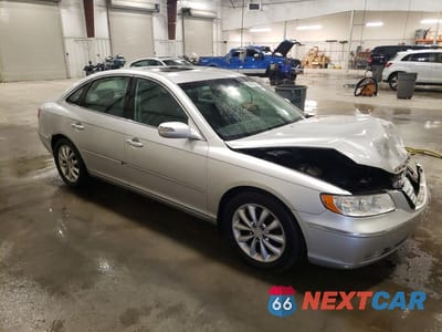 Czwarte zdjęcie samochodu z boku: 2008 HYUNDAI AZERA LIMITED VIN:KMHFC46F88A256831 - miniatura