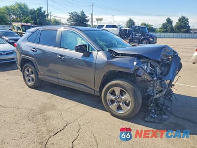 Czwarte zdjęcie samochodu z boku: 2025 TOYOTA RAV4 LE VIN:4T3LWRFV6SU166394 - miniatura