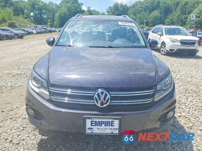 Piąte zdjęcie samochodu w środku: 2016 VOLKSWAGEN TIGUAN S VIN:WVGBV7AX2GW521755 - miniatura