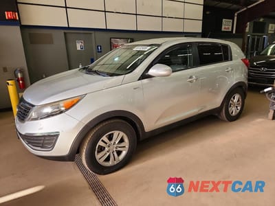 2011 KIA SPORTAGE LX KNDPBCA2XB7095395 - główne zdjęcie licytacji z USA - miniatura