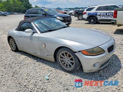 Czwarte zdjęcie samochodu z boku: 2004 BMW Z4 2.5 VIN:4USBT33524LS51660 - miniatura