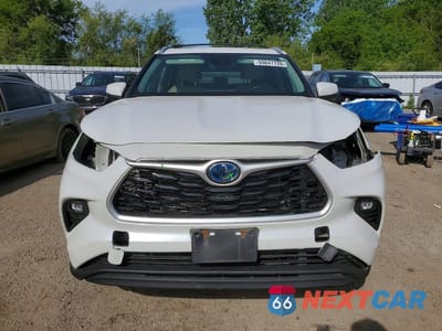 Piąte zdjęcie samochodu w środku: 2023 TOYOTA HIGHLANDER HYBRID XLE VIN:5TDKBRCH7PS136657 - miniatura