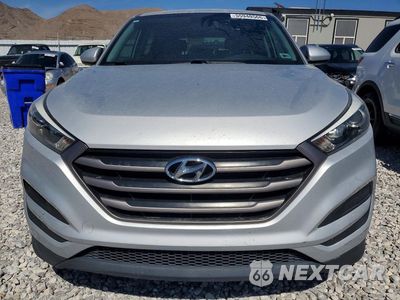 Piąte zdjęcie samochodu w środku: 2016 HYUNDAI TUCSON SE VIN:KM8J23A47GU245698 - miniatura