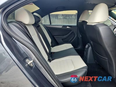 Zdjęcie 10 z 12 samochodu: 2016 VOLKSWAGEN JETTA SPORT VIN:3VWD17AJ1GM300259 - miniatura