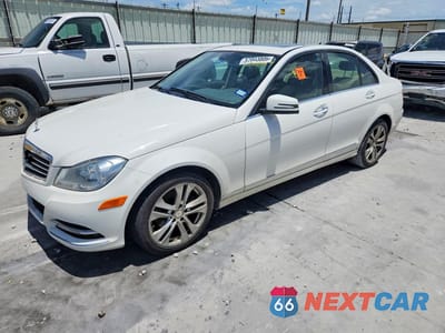 2013 MERCEDES-BENZ C 250 WDDGF4HB4DA783145 - główne zdjęcie licytacji z USA - miniatura