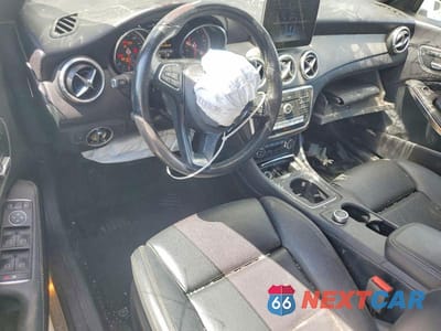 Zdjęcie 8 z 12 samochodu: 2019 MERCEDES-BENZ CLA 250 4MATIC VIN:WDDSJ4GB5KN726954 - miniatura