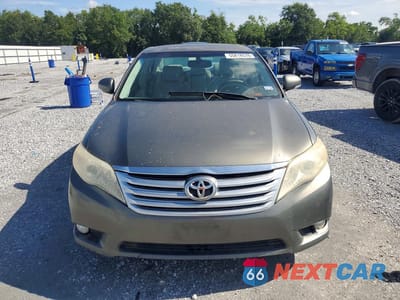Piąte zdjęcie samochodu w środku: 2011 TOYOTA AVALON BASE VIN:4T1BK3DB4BU378233 - miniatura