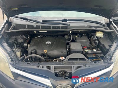 Zdjęcie 7 z 11 samochodu: 2018 TOYOTA SIENNA LE VIN:5TDKZ3DC7JS903233 - miniatura
