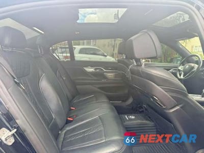 Zdjęcie 11 z 12 samochodu: 2018 BMW 750 XI VIN:WBA7F2C55JB238705 - miniatura