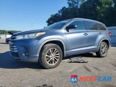 2018 TOYOTA HIGHLANDER XLE 5TDKZRFH7JS280711 - główne zdjęcie licytacji z USA - miniatura