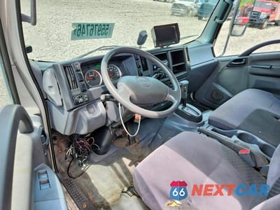Zdjęcie 8 z 13 samochodu: 2015 ISUZU NQR REFRIGERATED BOX TRUCK VIN:JALE5W163F7902198 - miniatura